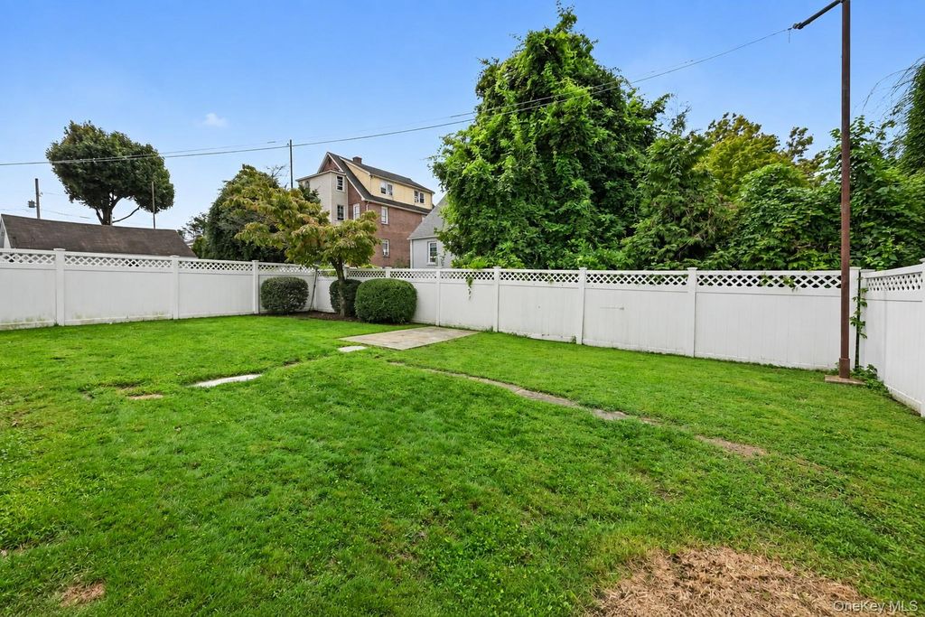 32 Josephine Evaristo Avenue, Greenwich, CT 06830 — photo 5