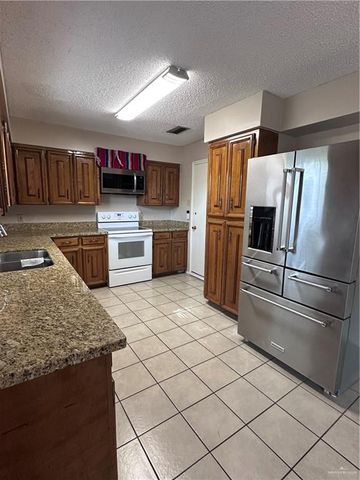 5904 N 28th Lane, Mcallen, TX 78504