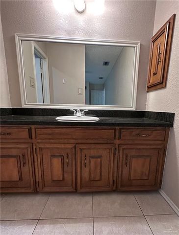 5904 N 28th Lane, Mcallen, TX 78504