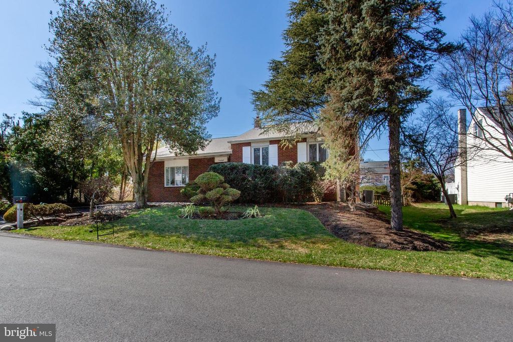 48 HERSHEL ST, Feasterville Trevose, PA 19053