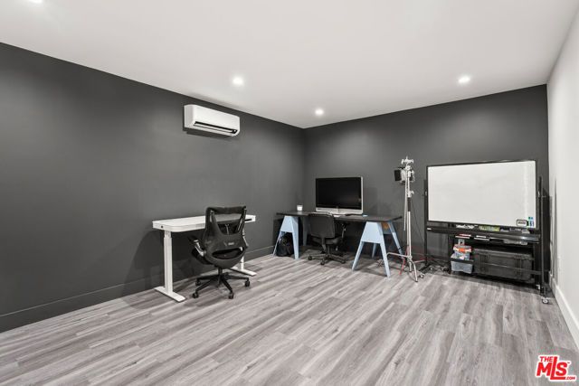 6538 De Celis Place, Los Angeles, CA 91406