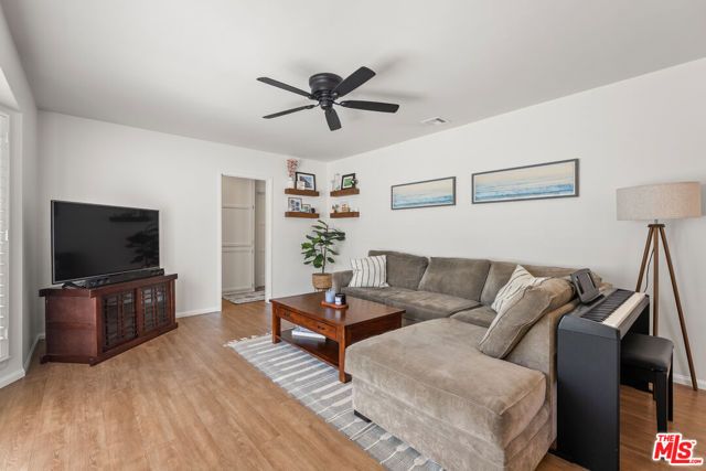 6538 De Celis Place, Los Angeles, CA 91406