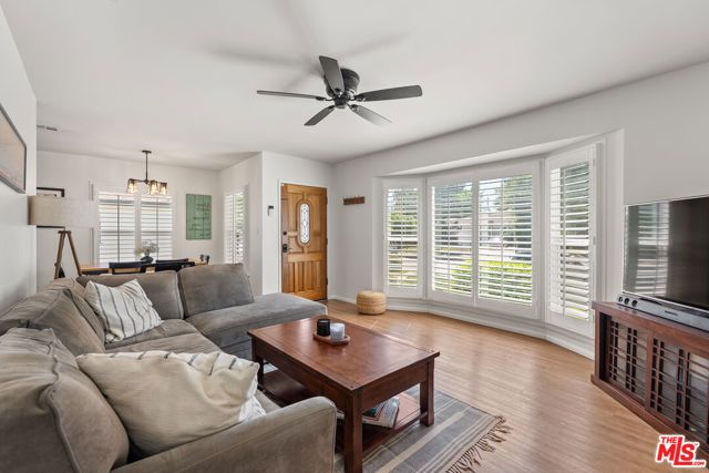 6538 De Celis Place, Los Angeles, CA 91406