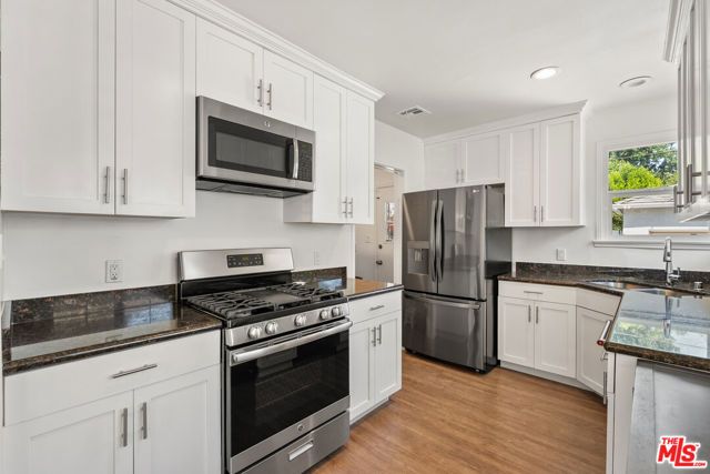 6538 De Celis Place, Los Angeles, CA 91406