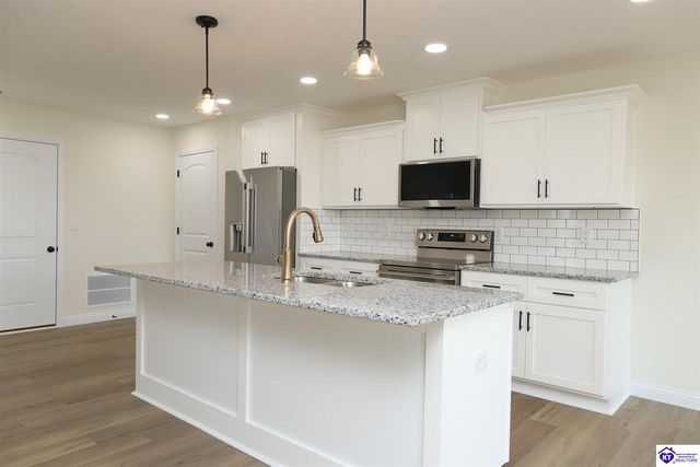 838 Otter Creek Road, Vine Grove, KY 40175