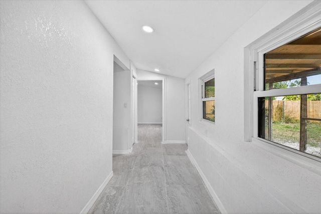 5801 MAGNOLIA STREET N, St Petersburg, FL 33703