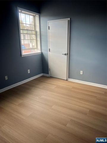 250 Park Avenue 2, East Rutherford, NJ 07073