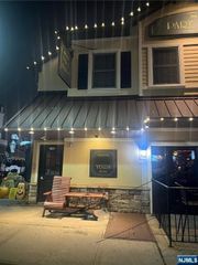 250 Park Avenue 2, East Rutherford, NJ 07073