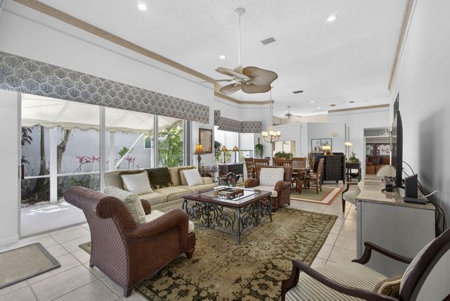 216 Eagleton Lake Boulevard, Palm Beach Gardens, FL 33418