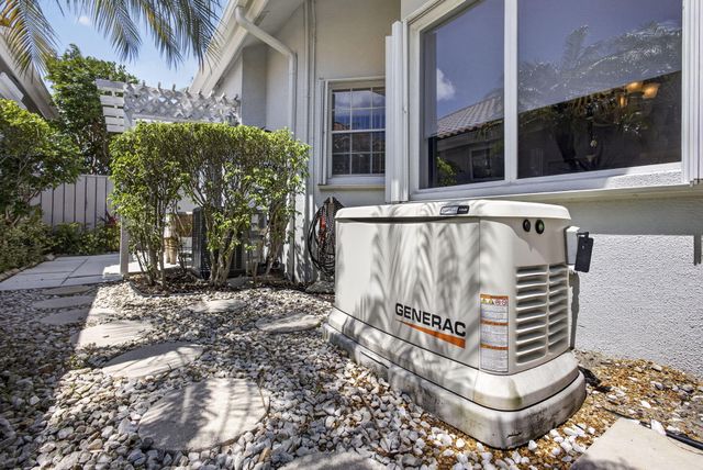 216 Eagleton Lake Boulevard, Palm Beach Gardens, FL 33418