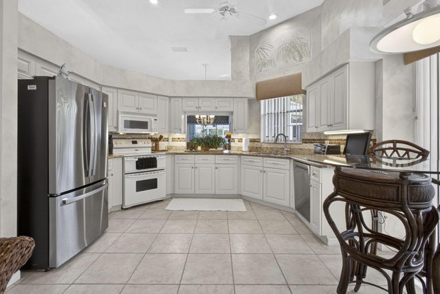 216 Eagleton Lake Boulevard, Palm Beach Gardens, FL 33418