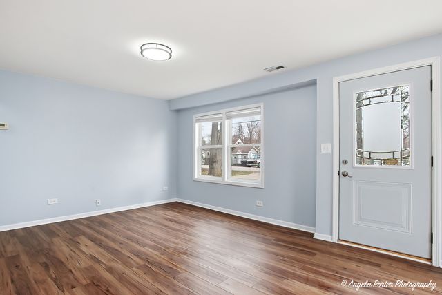 5205 N Lake Street, Mchenry, IL 60050