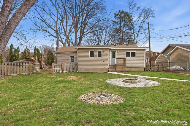 5205 N Lake Street, Mchenry, IL 60050