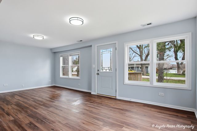 5205 N Lake Street, Mchenry, IL 60050