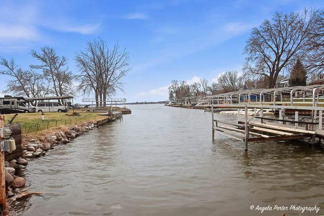 5205 N Lake Street, Mchenry, IL 60050