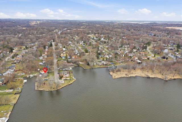 5205 N Lake Street, Mchenry, IL 60050