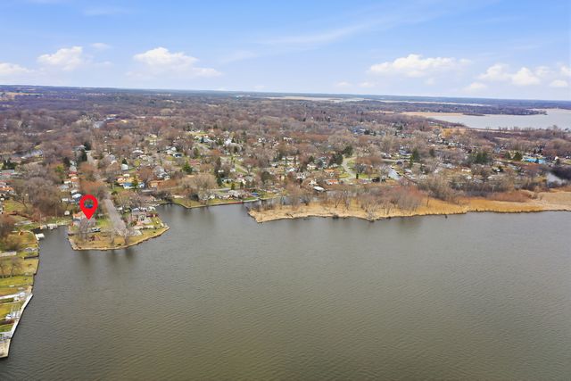 5205 N Lake Street, Mchenry, IL 60050