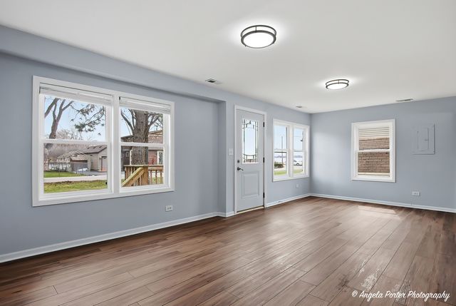 5205 N Lake Street, Mchenry, IL 60050