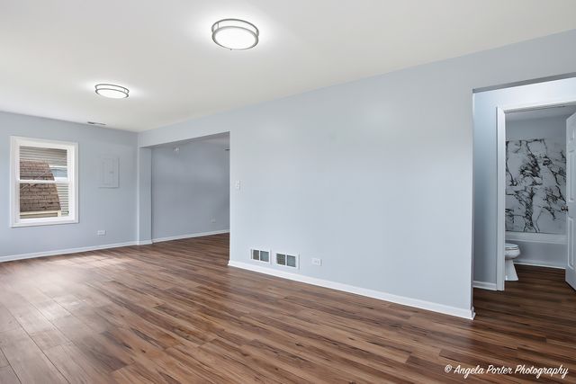 5205 N Lake Street, Mchenry, IL 60050