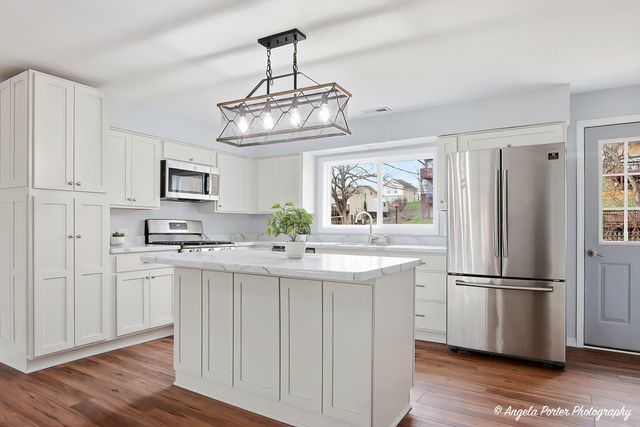 5205 N Lake Street, Mchenry, IL 60050