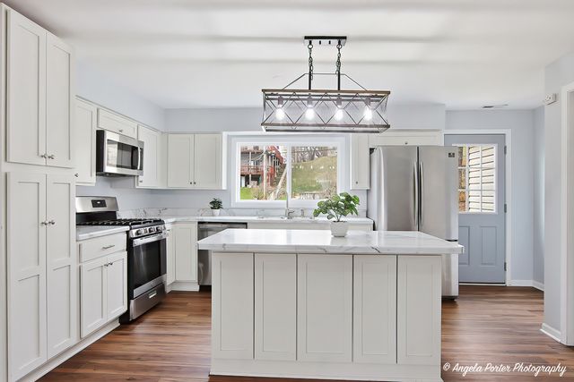 5205 N Lake Street, Mchenry, IL 60050