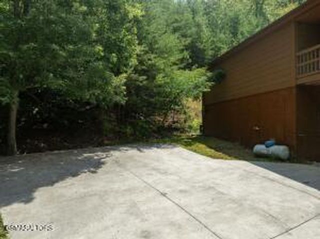 1120 Sharp Road, Sevierville, TN 37876