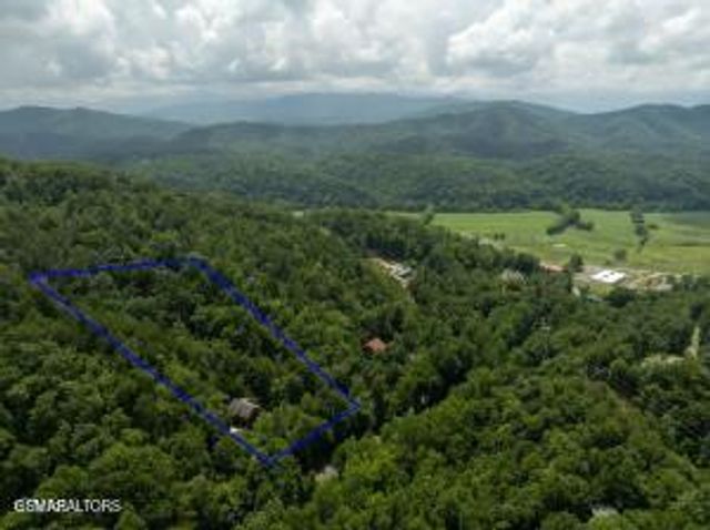 1120 Sharp Road, Sevierville, TN 37876