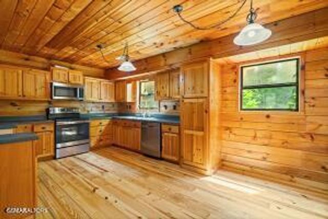 1120 Sharp Road, Sevierville, TN 37876