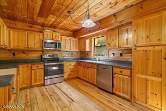 1120 Sharp Road, Sevierville, TN 37876