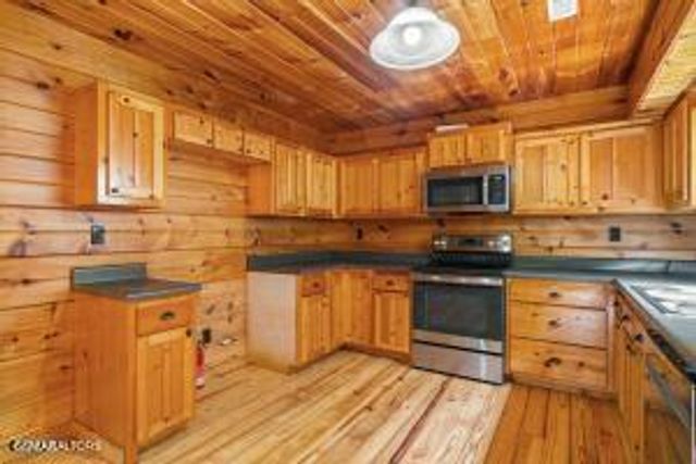 1120 Sharp Road, Sevierville, TN 37876