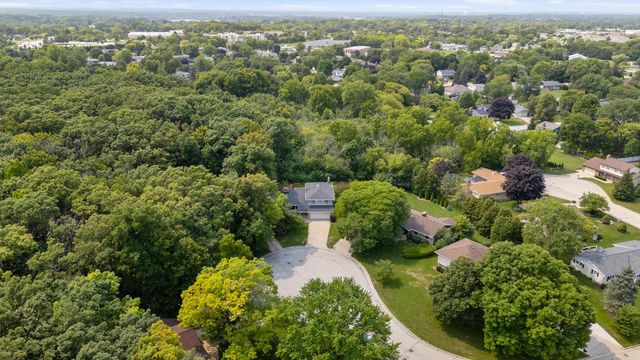 5377 S 48th STREET, Greenfield, WI 53220