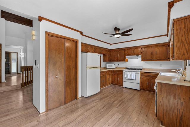 5377 S 48th STREET, Greenfield, WI 53220