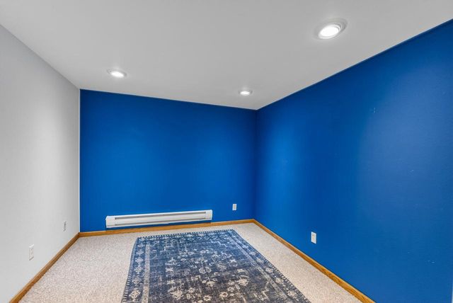 5377 S 48th STREET, Greenfield, WI 53220
