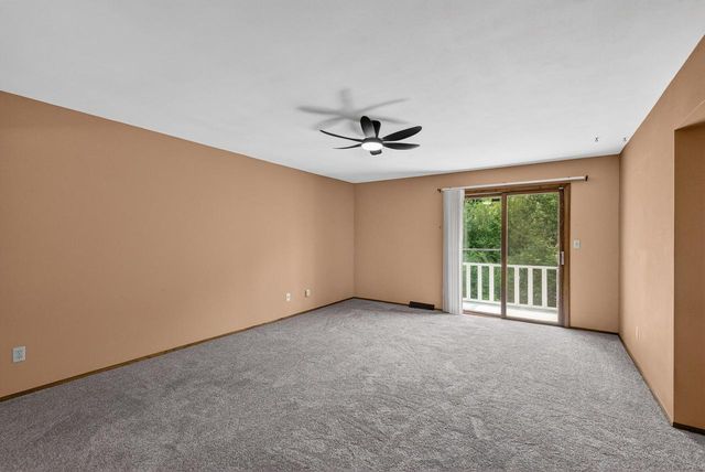 5377 S 48th STREET, Greenfield, WI 53220