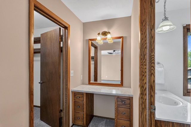 5377 S 48th STREET, Greenfield, WI 53220