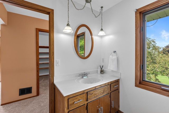 5377 S 48th STREET, Greenfield, WI 53220