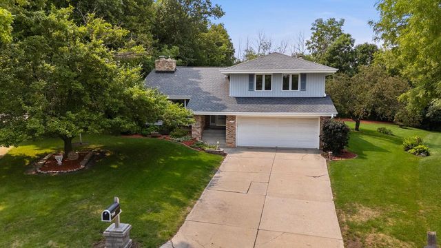 5377 S 48th STREET, Greenfield, WI 53220