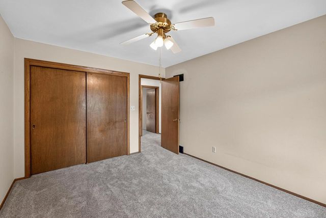 5377 S 48th STREET, Greenfield, WI 53220