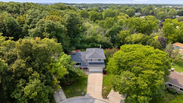 5377 S 48th STREET, Greenfield, WI 53220