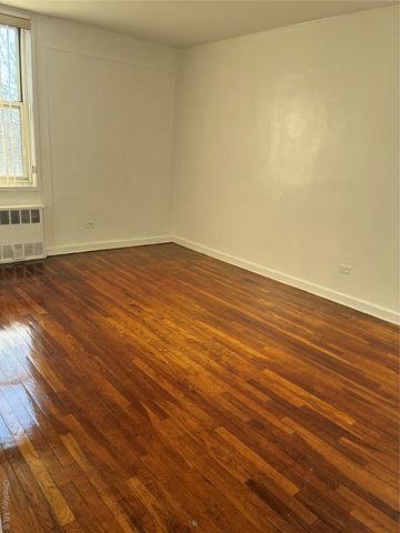 1430 Thieriot Avenue 5L, Bronx, NY 10460