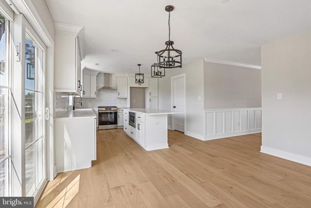 218 4TH AVE, Newtown Square, PA 19073