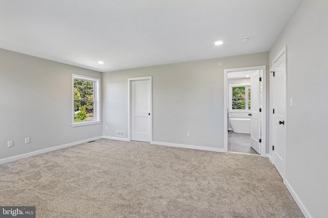 218 4TH AVE, Newtown Square, PA 19073
