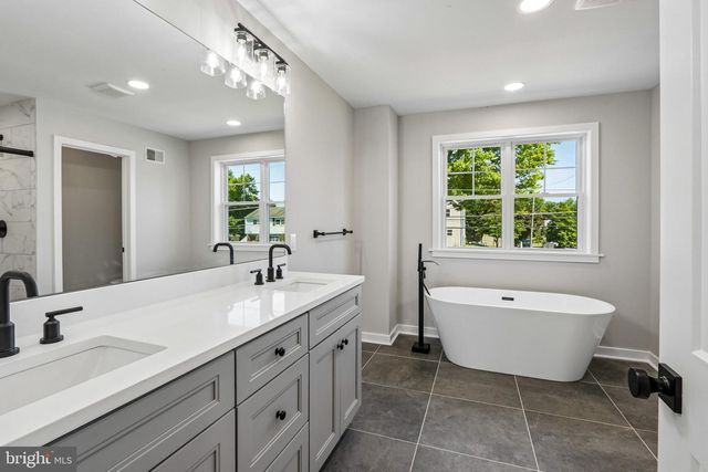 218 4TH AVE, Newtown Square, PA 19073