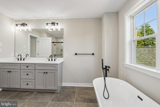 218 4TH AVE, Newtown Square, PA 19073
