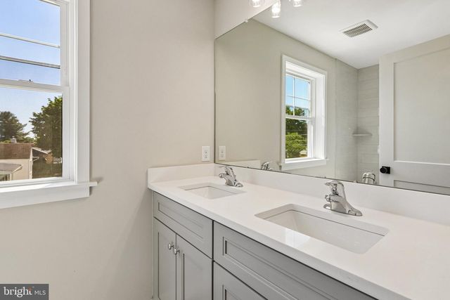 218 4TH AVE, Newtown Square, PA 19073