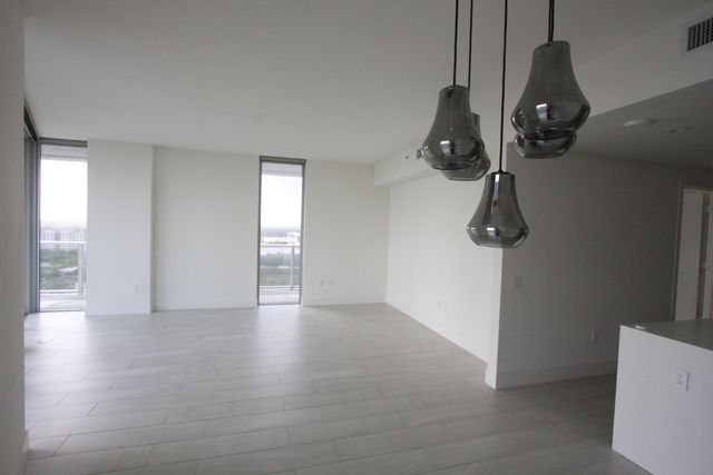 2000 Metropica Way 1609, Sunrise, FL 33323