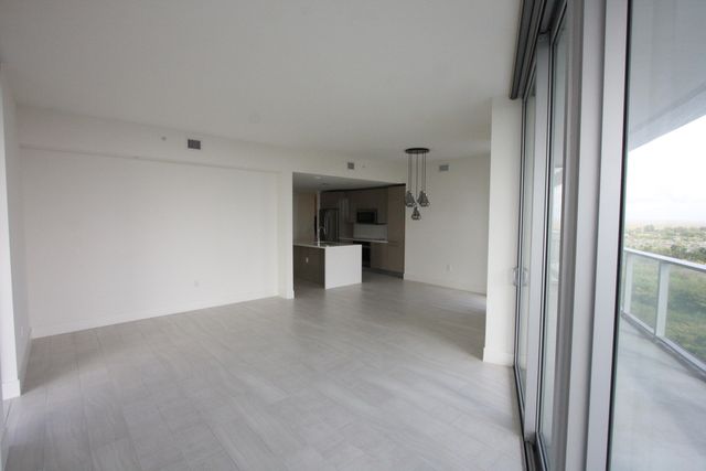 2000 Metropica Way 1609, Sunrise, FL 33323