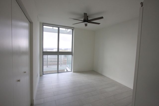 2000 Metropica Way 1609, Sunrise, FL 33323