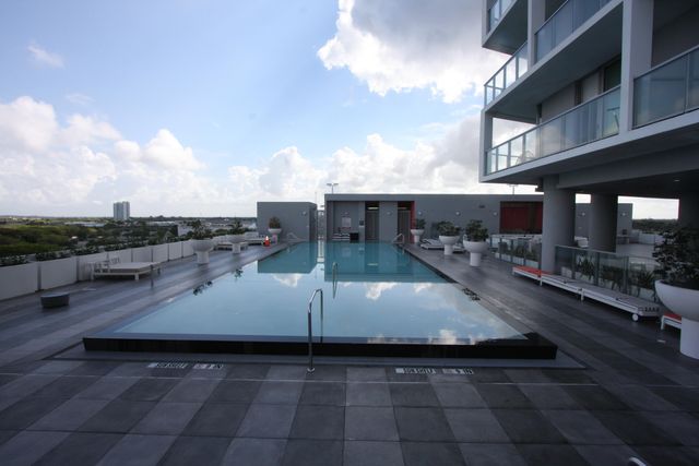 2000 Metropica Way 1609, Sunrise, FL 33323