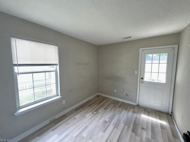 42 Cooper DR, Portsmouth, VA 23702